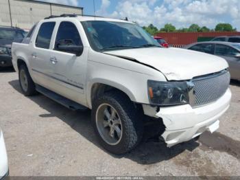  Salvage Chevrolet Avalanche 1500