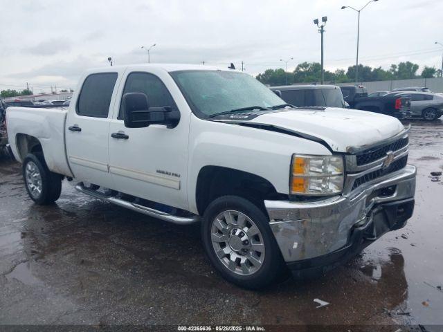  Salvage Chevrolet Silverado 2500
