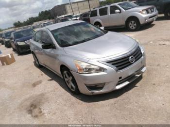  Salvage Nissan Altima