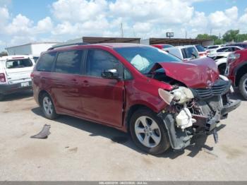  Salvage Toyota Sienna