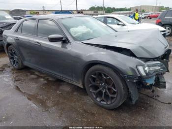  Salvage Chrysler 300