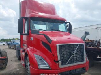  Salvage Volvo Vnr