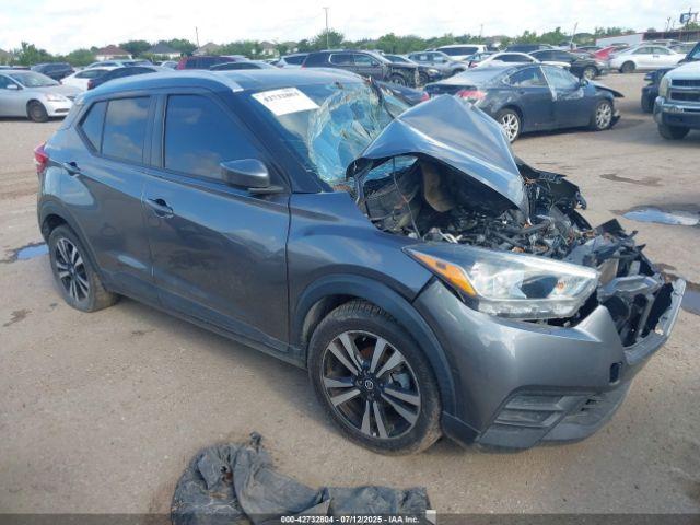  Salvage Nissan Kicks