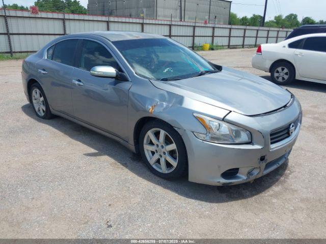  Salvage Nissan Maxima