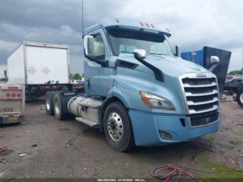  Salvage Freightliner New Cascadia 116