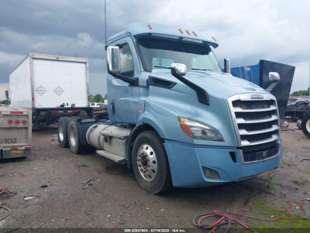  Salvage Freightliner New Cascadia 116