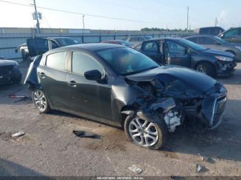  Salvage Toyota Yaris