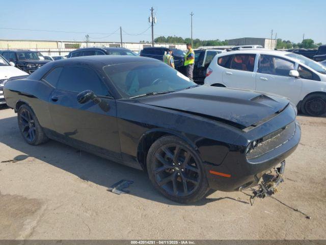  Salvage Dodge Challenger