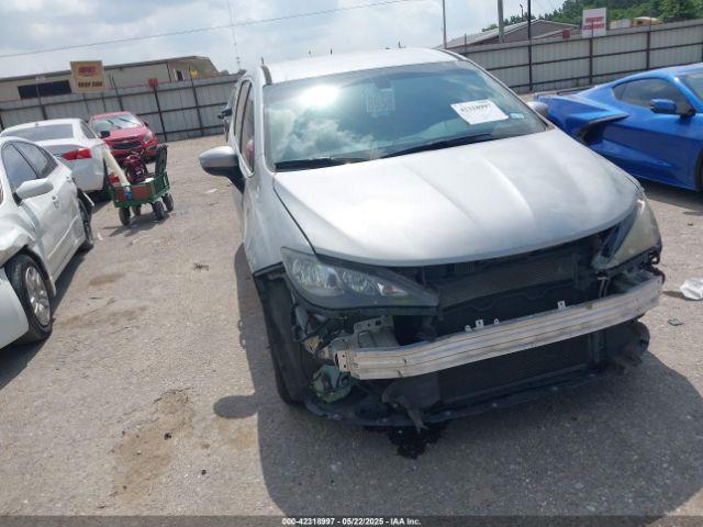  Salvage Chrysler Pacifica