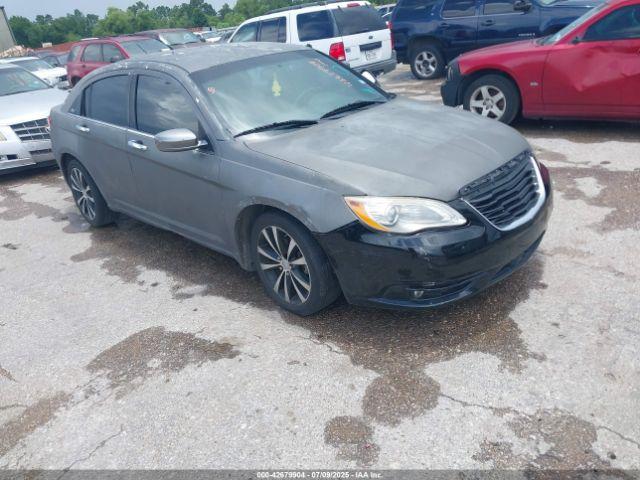  Salvage Chrysler 200