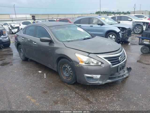  Salvage Nissan Altima
