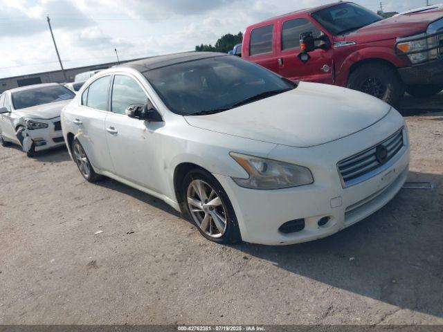  Salvage Nissan Maxima