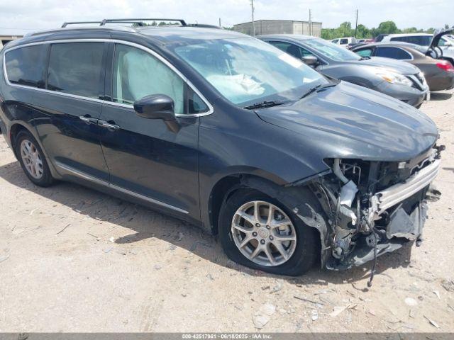  Salvage Chrysler Pacifica