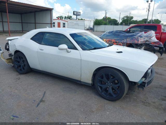 Salvage Dodge Challenger