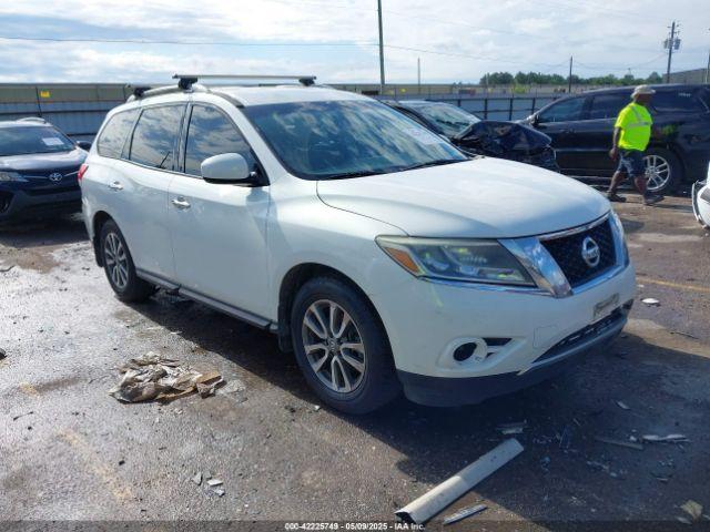  Salvage Nissan Pathfinder