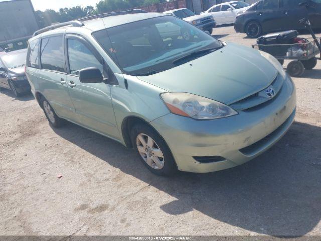 Salvage Toyota Sienna