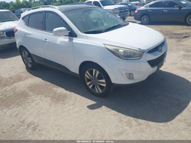  Salvage Hyundai TUCSON