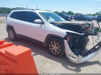  Salvage Jeep Cherokee