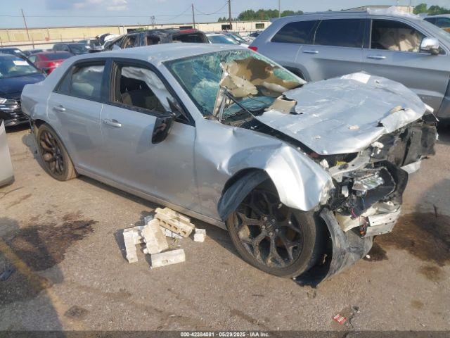  Salvage Chrysler 300