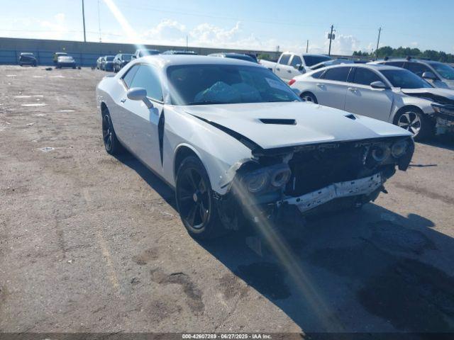  Salvage Dodge Challenger