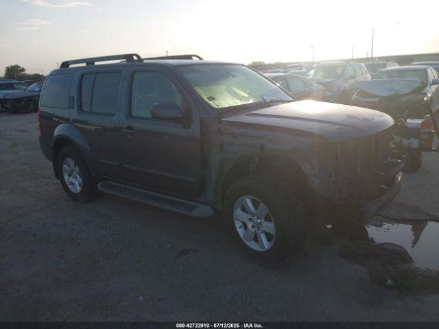  Salvage Nissan Pathfinder