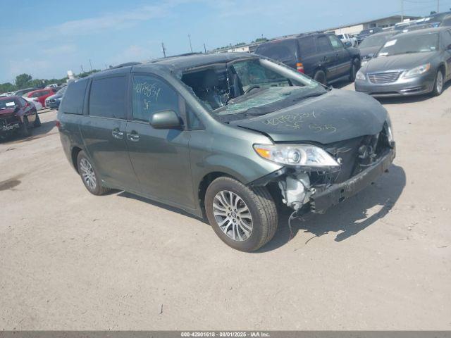  Salvage Toyota Sienna
