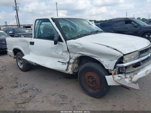  Salvage Chevrolet S-10