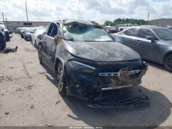 Salvage Mercedes-Benz GLA