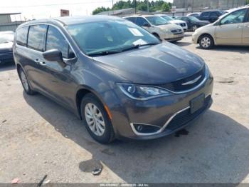  Salvage Chrysler Pacifica