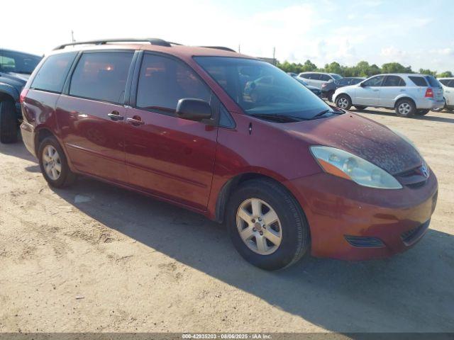  Salvage Toyota Sienna