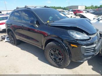  Salvage Porsche Cayenne