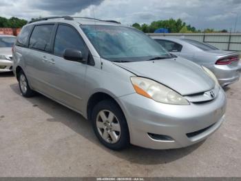  Salvage Toyota Sienna
