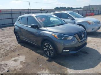  Salvage Nissan Kicks