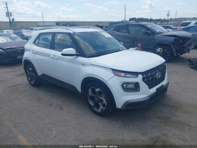  Salvage Hyundai VENUE