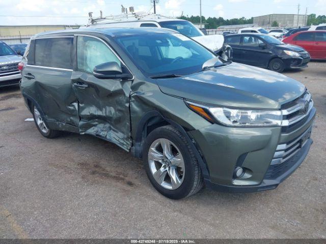  Salvage Toyota Highlander