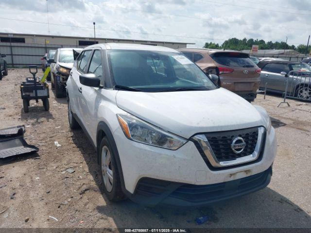  Salvage Nissan Kicks