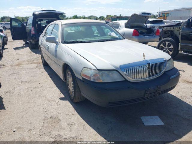  Salvage Lincoln Towncar