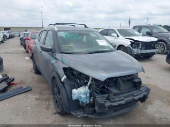  Salvage Nissan Kicks