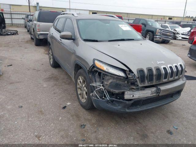  Salvage Jeep Cherokee