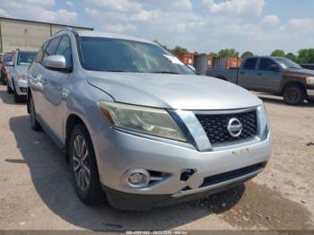  Salvage Nissan Pathfinder