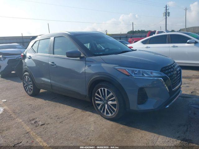  Salvage Nissan Kicks