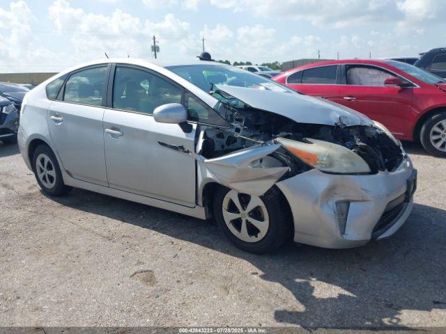  Salvage Toyota Prius