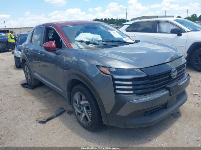  Salvage Nissan Kicks