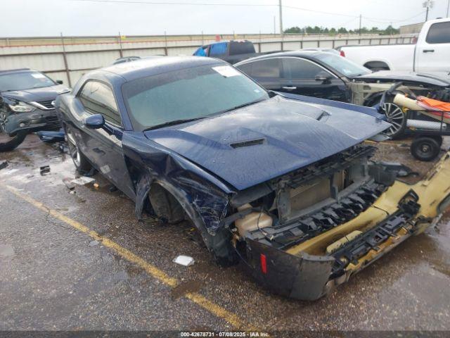  Salvage Dodge Challenger