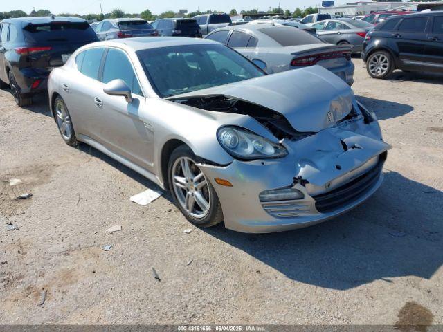  Salvage Porsche Panamera