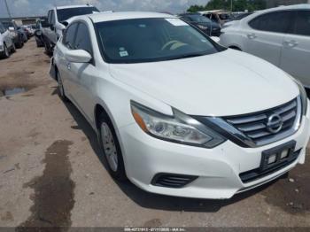  Salvage Nissan Altima
