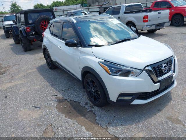  Salvage Nissan Kicks