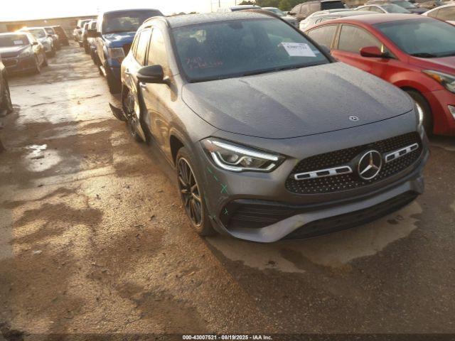  Salvage Mercedes-Benz GLA