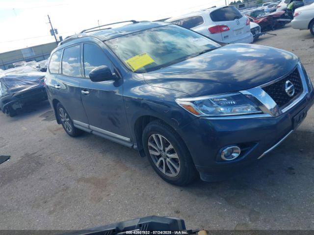  Salvage Nissan Pathfinder