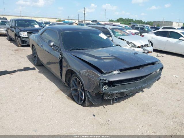  Salvage Dodge Challenger